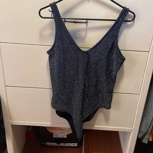 Double V Glitter bodysuit